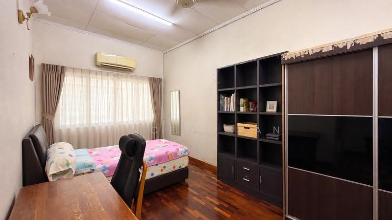 2.5-storey Terraced House for Sale in Bandar Sri Damansara (Selangor) - Vincent Tan - Bedroom - PropertyGuru.com.my