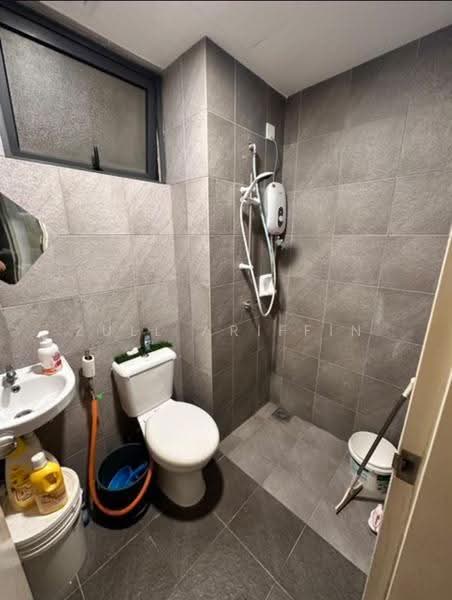 Kondominium untuk Disewa di Sky Awani Residensi 2 - ZULL ARIFFIN - Bathroom - PropertyGuru.com.my