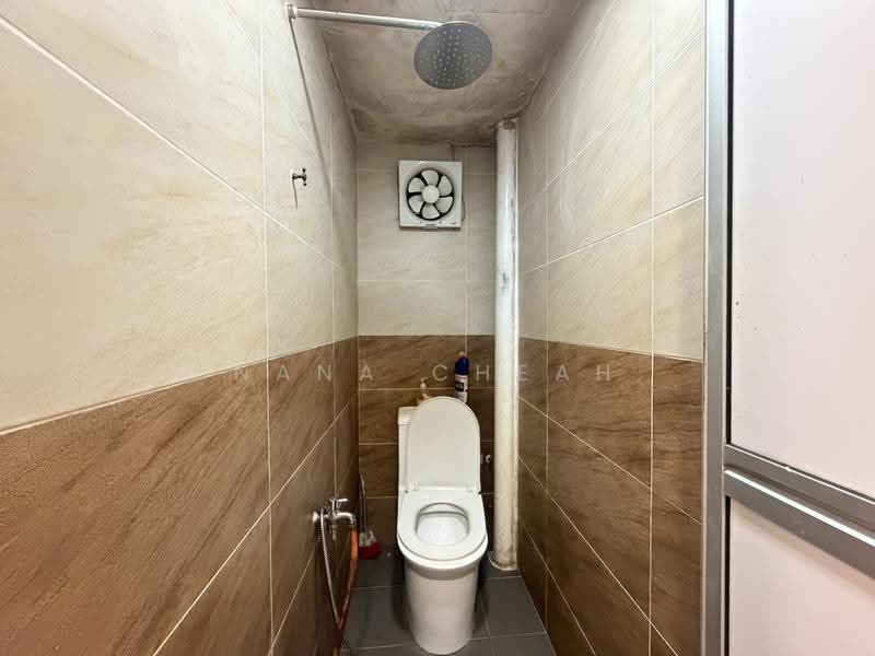 Pangsapuri untuk Disewa di Kenanga Apartment - Nana Cheah - Bathroom - PropertyGuru.com.my