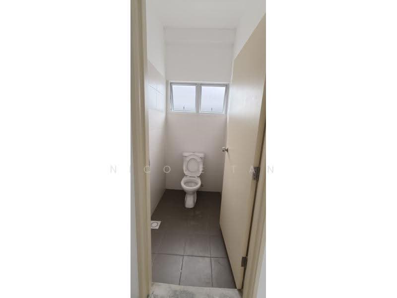 Shop for Rent in Kajang East (Semenyih) - Nicole Tan - Bathroom - PropertyGuru.com.my