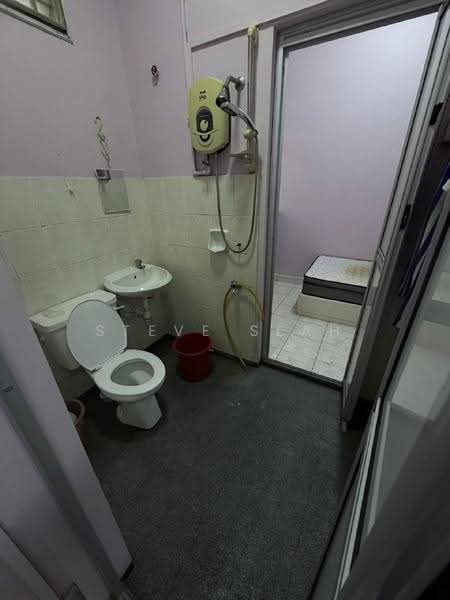 Terraced House for Rent in Mutiara Rini (Skudai) - Steve Seah - Bathroom - PropertyGuru.com.my