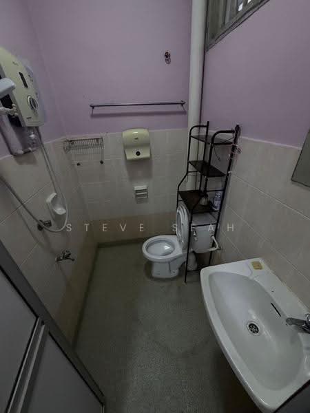 Terraced House for Rent in Mutiara Rini (Skudai) - Steve Seah - Bathroom - PropertyGuru.com.my