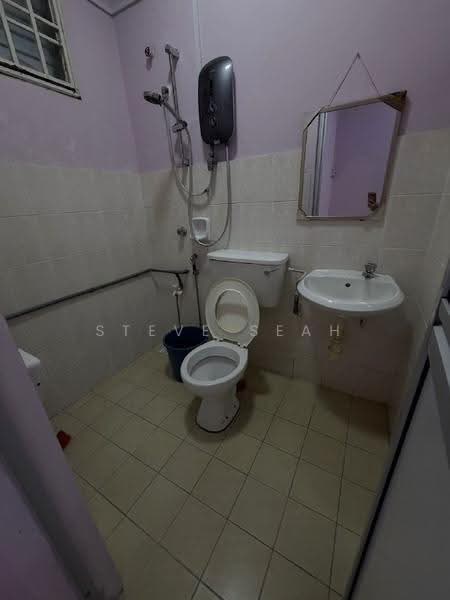 Terraced House for Rent in Mutiara Rini (Skudai) - Steve Seah - Bathroom - PropertyGuru.com.my