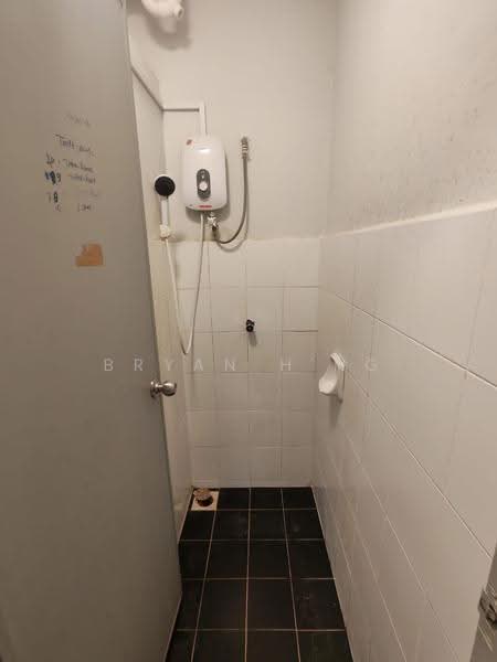 Apartment for Sale at Palm & Nipah Court (Pangsapuri Nipah) - Bryan H'ng - Bathroom - PropertyGuru.com.my