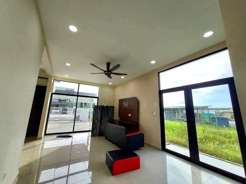 Rumah Teres 2-Tingkat untuk Dijual di Bandar Seri Alam (Masai) - Calvin Lee - Living Room - PropertyGuru.com.my