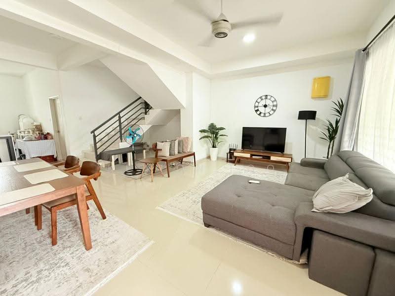 2-storey Terraced House for Sale in Bandar Tasik Puteri (Rawang) - Kelton Foo - Living Room - PropertyGuru.com.my
