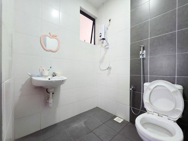 Condominium for Sale at Damai Vista - Zul Syafiq - Bathroom - PropertyGuru.com.my
