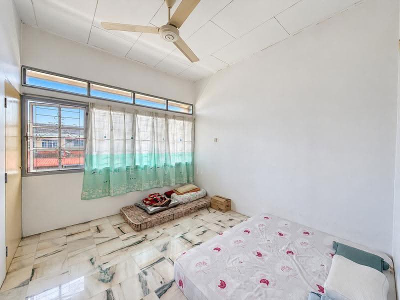2-storey Terraced House for Sale in Taman Ros (Teluk Intan) - Kelvin Foo - Bedroom - PropertyGuru.com.my