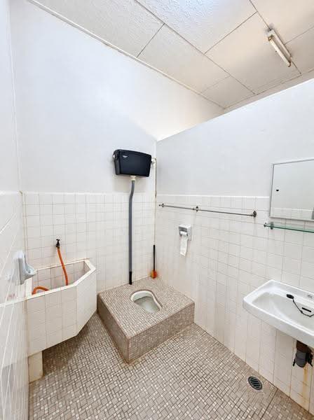 2-storey Terraced House for Sale in Taman Ros (Teluk Intan) - Kelvin Foo - Bathroom - PropertyGuru.com.my