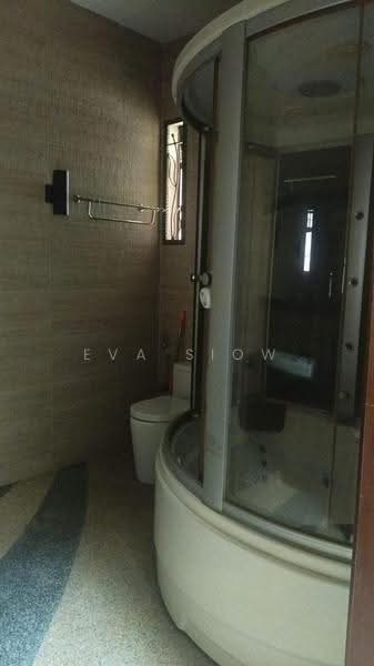 Semi-Detached House for Sale in Taman Impian Emas (Skudai) - Eva Siow - Bathroom - PropertyGuru.com.my