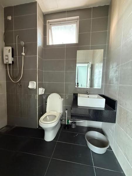 Service Residence for Sale at THE SENAI GARDEN (PANGSAPURI IMPIAN SENAI) - Eva Siow - Bathroom - PropertyGuru.com.my