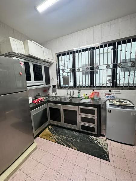 Rumah Teres 2-Tingkat untuk Dijual di Taman Kulai Utama (Kulai) - Caryn Ter - Kitchen - PropertyGuru.com.my
