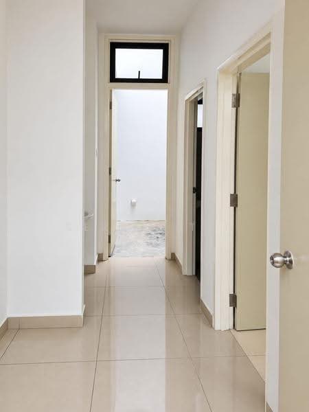 Cluster House for Sale in Bandar Cemerlang (Ulu Tiram) - Serene Teh - Corridor - PropertyGuru.com.my