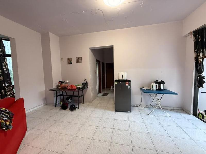 Pangsapuri untuk Dijual di Mewah View Luxurious Apartments - Kimi Kiu - Living Room - PropertyGuru.com.my