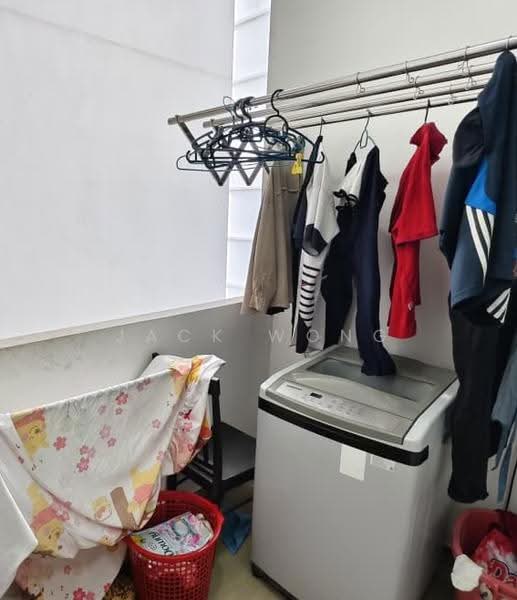 Kediaman Servis untuk Dijual di SKS Habitat - Jack Wong - Balcony - PropertyGuru.com.my
