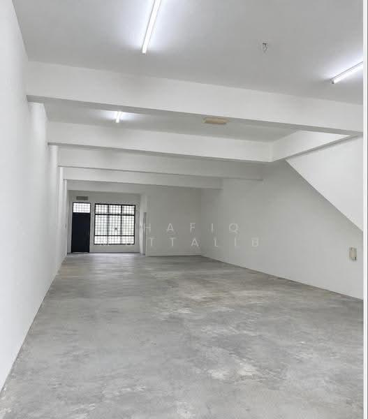 Retail Space for Rent in Seri Kembangan (Selangor) - Shafiq Muttalib - Interior - PropertyGuru.com.my