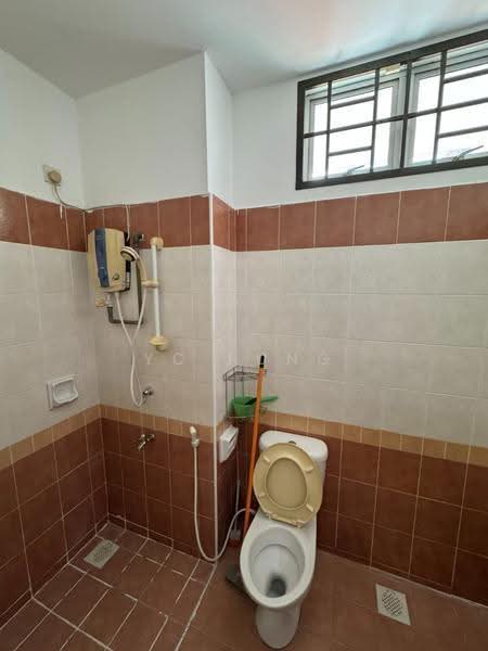 Rumah Teres 2-Tingkat untuk Disewa di Taman Skudai Indah (Skudai) - YC Fung - Bathroom - PropertyGuru.com.my