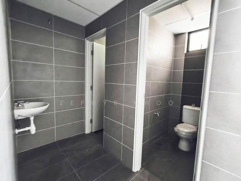 Kilang Teres untuk Disewa di Taman Lagenda Putra (Kulai) - Zephyr Khoo - Bathroom - PropertyGuru.com.my