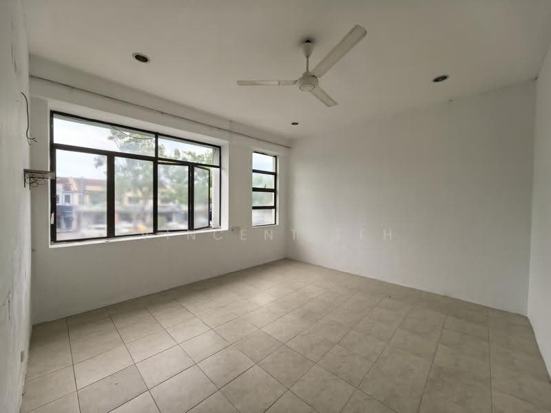 Shop / Office for Rent in Taman Pertam Jaya (Melaka City) - Vincent Teh - Interior - PropertyGuru.com.my