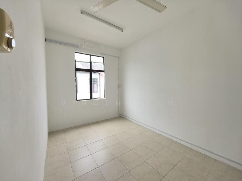 Shop / Office for Rent in Taman Pertam Jaya (Melaka City) - Vincent Teh - Interior - PropertyGuru.com.my