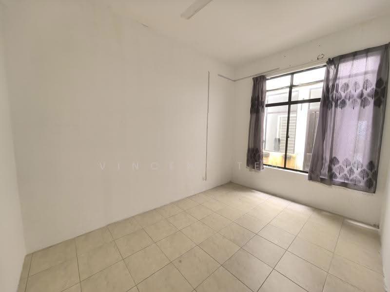 Shop / Office for Rent in Taman Pertam Jaya (Melaka City) - Vincent Teh - Interior - PropertyGuru.com.my