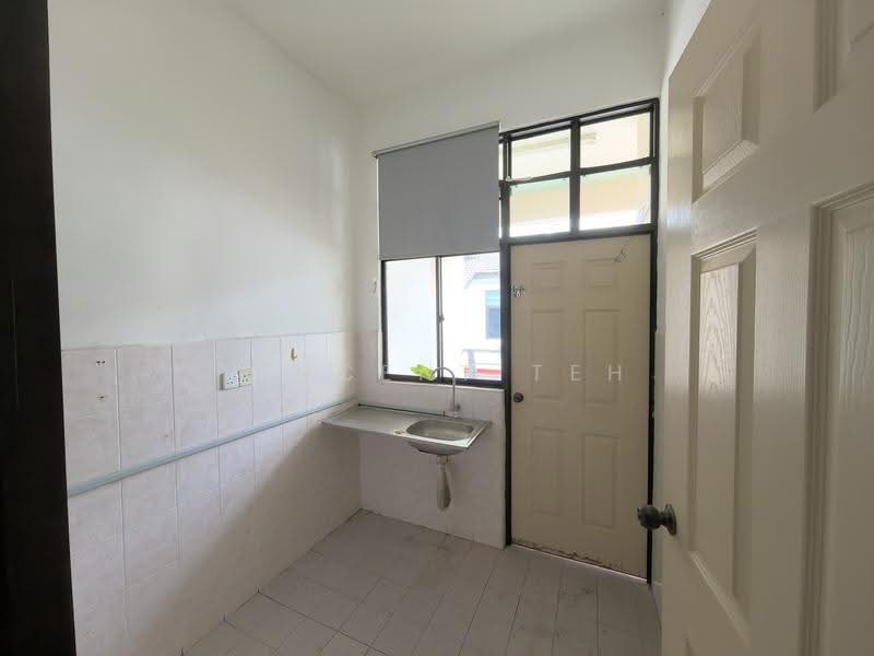 Shop / Office for Rent in Taman Pertam Jaya (Melaka City) - Vincent Teh - Kitchen - PropertyGuru.com.my