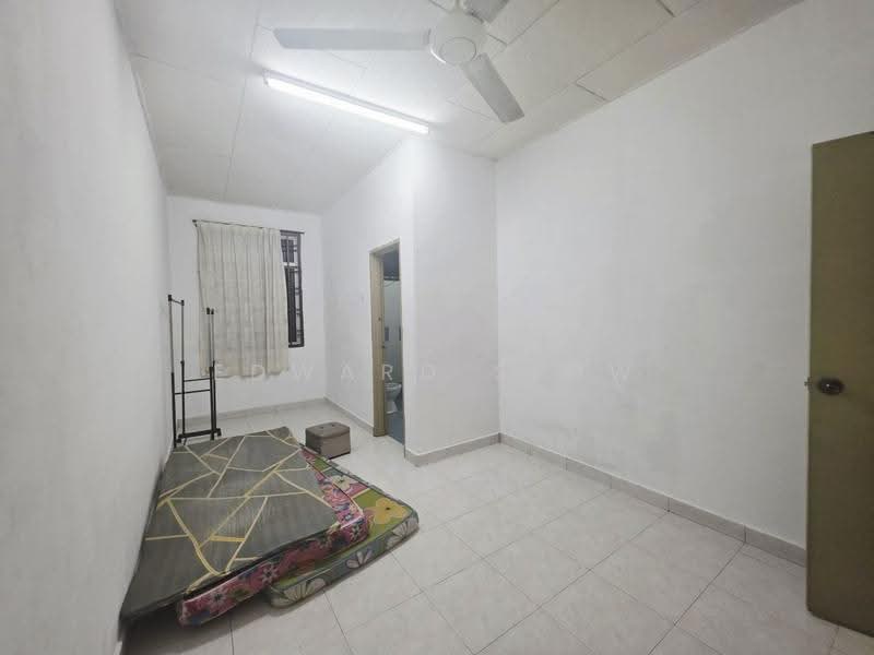 2-storey Terraced House for Rent in Taman Nusa Bestari (Iskandar Puteri (Nusajaya)) - Edward Siow - Bedroom - PropertyGuru.com.my