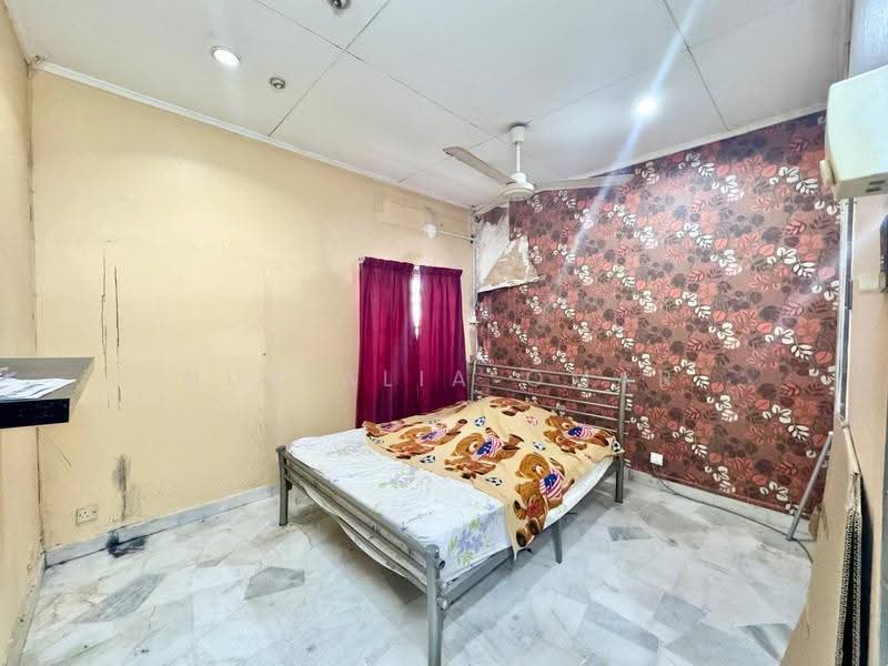 1.5-storey Terraced House for Sale in Usj 2 (Subang Jaya) - Nur Alia Omar - Bedroom - PropertyGuru.com.my