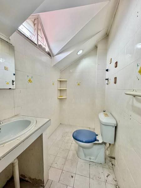1.5-storey Terraced House for Sale in Usj 2 (Subang Jaya) - Nur Alia Omar - Bathroom - PropertyGuru.com.my