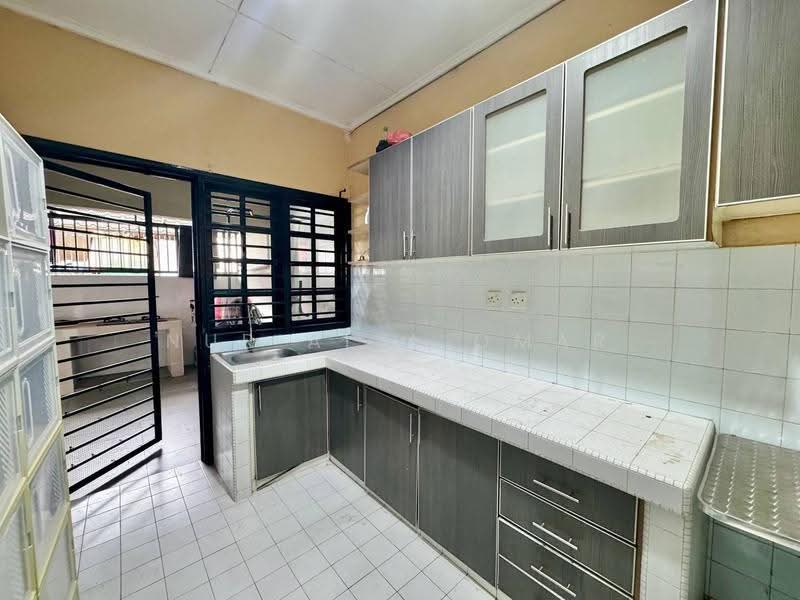 1.5-storey Terraced House for Sale in Usj 2 (Subang Jaya) - Nur Alia Omar - Kitchen - PropertyGuru.com.my
