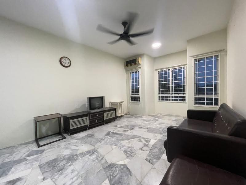 Pangsapuri untuk Disewa di D' Kiara Apartment - AZREEN KHALID - Living Room - PropertyGuru.com.my