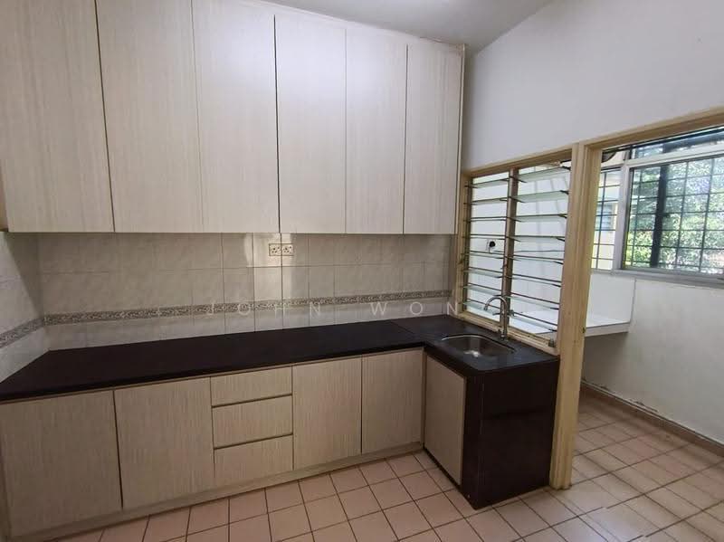 Kondominium untuk Dijual di Casa Puteri Condominium - John Wong - Kitchen - PropertyGuru.com.my
