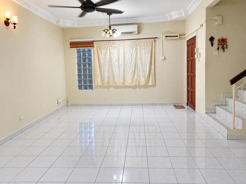 2-storey Terraced House for Sale in Bandar Bukit Tinggi (Klang) - Kho Daniel - Living Room - PropertyGuru.com.my