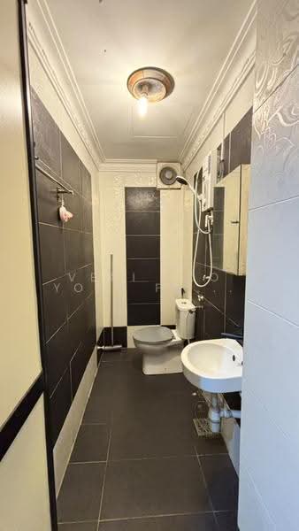 Pangsapuri untuk Disewa di Vista Bayu - Veni Foo Yoke Fuang - Bathroom - PropertyGuru.com.my
