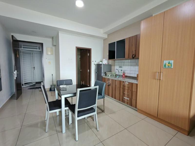 Kediaman Servis untuk Dijual di D'Secret Garden (Pangsapuri Kempas Indah) - John Sia - Kitchen - PropertyGuru.com.my