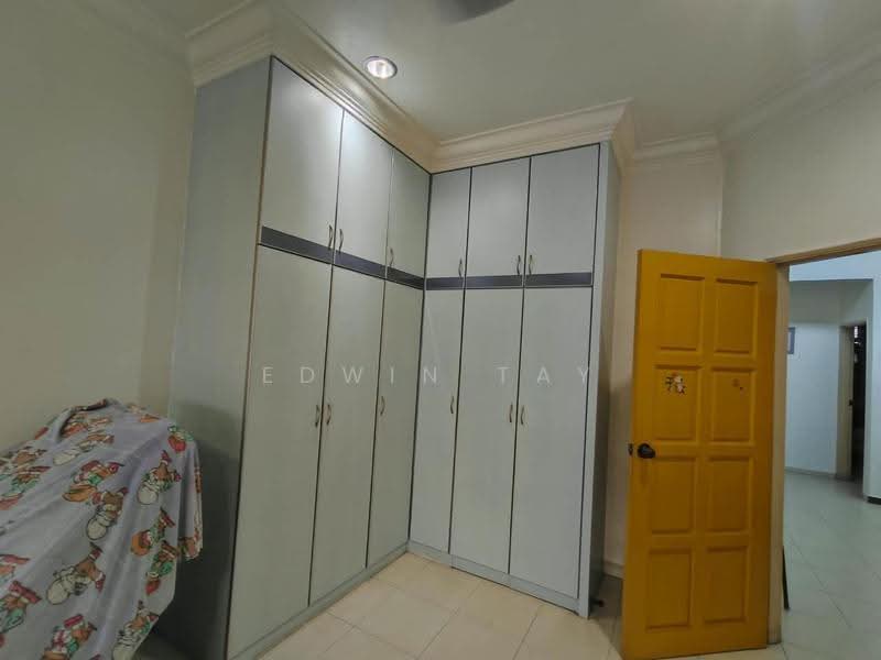 2-storey Terraced House for Sale in Mutiara Rini (Skudai) - Edwin Tay - room 5 - PropertyGuru.com.my