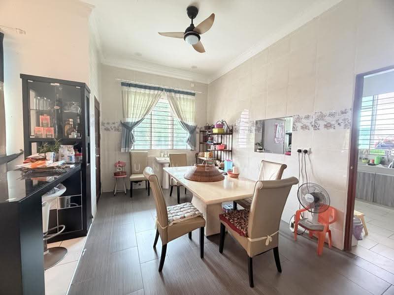 Rumah Berkembar untuk Disewa di Towering (Kota Kinabalu) - Sunnie Wu - Dining Room - PropertyGuru.com.my