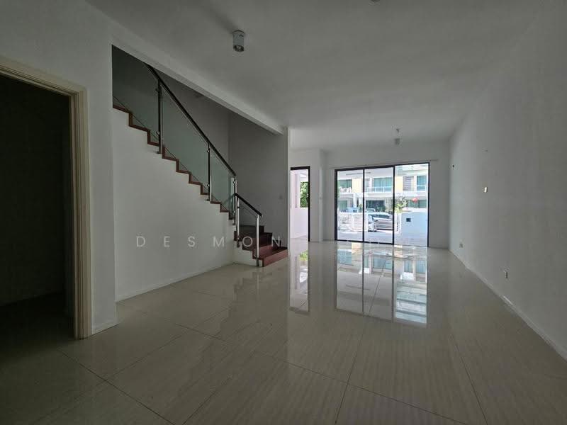 3-storey Terraced House for Sale in Gelugor (Penang) - Desmond Low - PropertyGuru.com.my