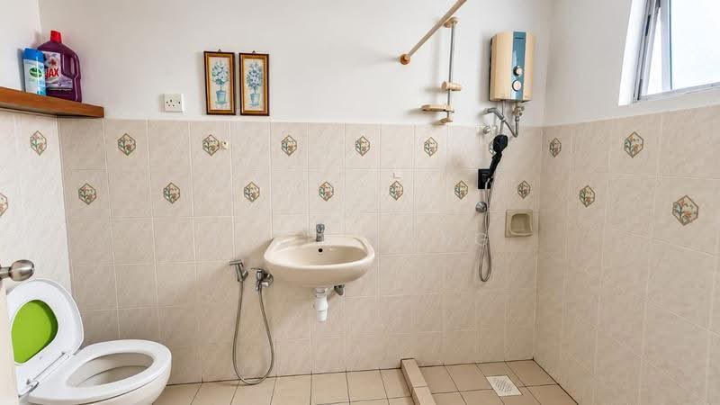 Kondominium untuk Disewa di Puncak Nusa Kelana - Jane Wong - Bathroom - PropertyGuru.com.my