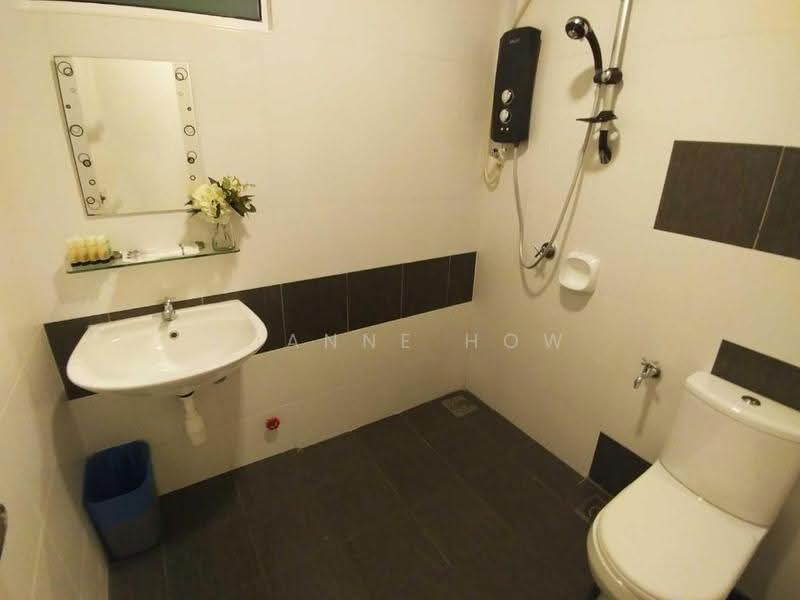 Kondominium untuk Dijual di Kenanga Residence - Joanne How - Bathroom - PropertyGuru.com.my