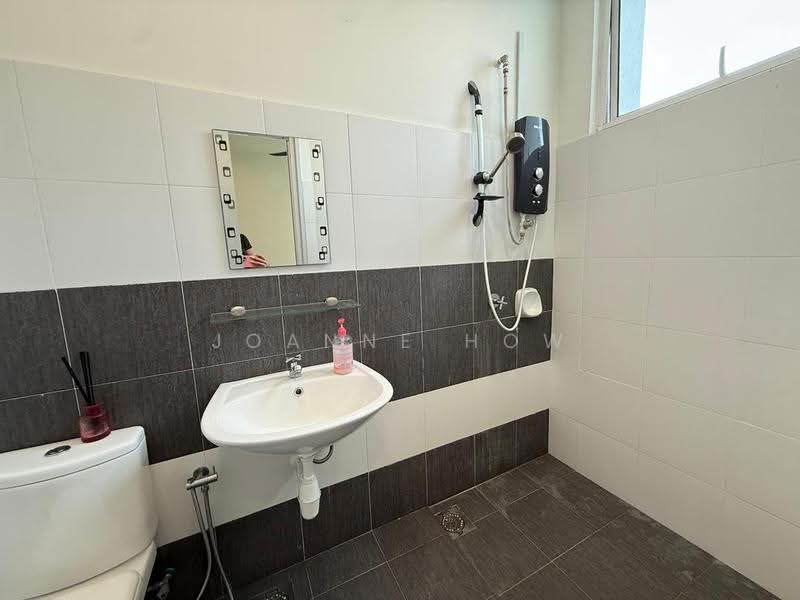 Kondominium untuk Dijual di Kenanga Residence - Joanne How - Bathroom - PropertyGuru.com.my
