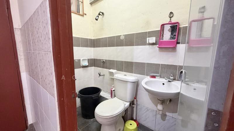 Apartment for Sale at Angkasa Apartment - Jacklyn Wong - Bathroom - PropertyGuru.com.my