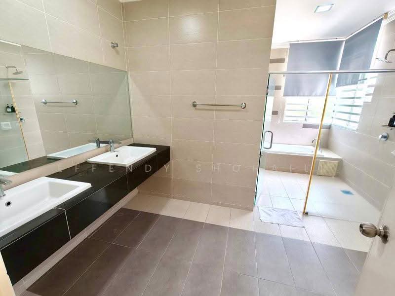 Bungalow House for Sale in Kuala Selangor (Selangor) - Effendy Shohaili - Bathroom - PropertyGuru.com.my