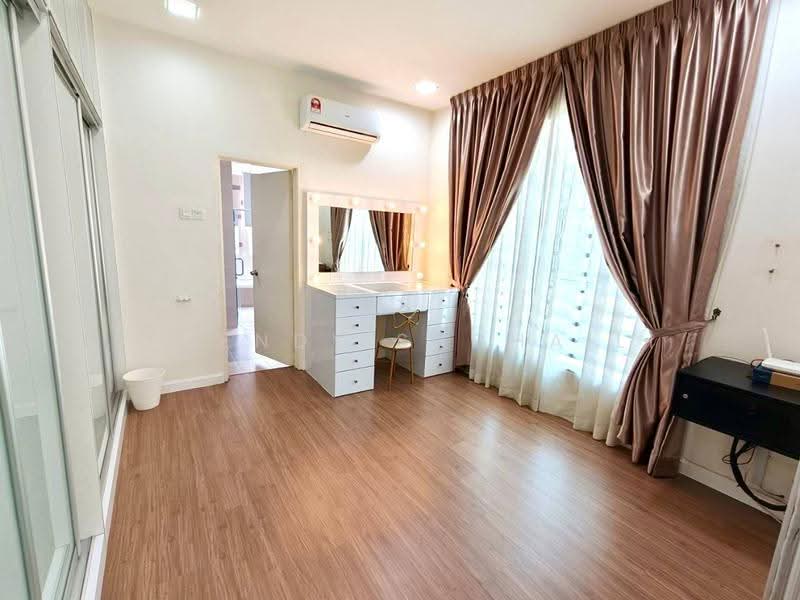 Bungalow House for Sale in Kuala Selangor (Selangor) - Effendy Shohaili - Bedroom - PropertyGuru.com.my