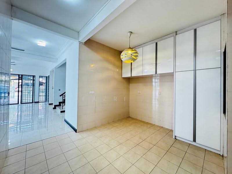 2-storey Terraced House for Sale in Bukit Jelutong (Shah Alam) - Fazri . - Kitchen - PropertyGuru.com.my
