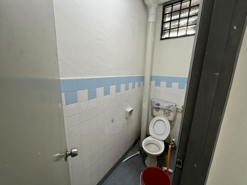 Kedai / Pejabat untuk Disewa di Taman Molek (Johor Bahru) - Kho Jit Keau - Bathroom - PropertyGuru.com.my