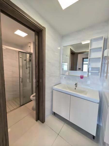 Pangsapuri untuk Disewa di Starview Bay @ Forest City - Ruice Tey - Bathroom - PropertyGuru.com.my