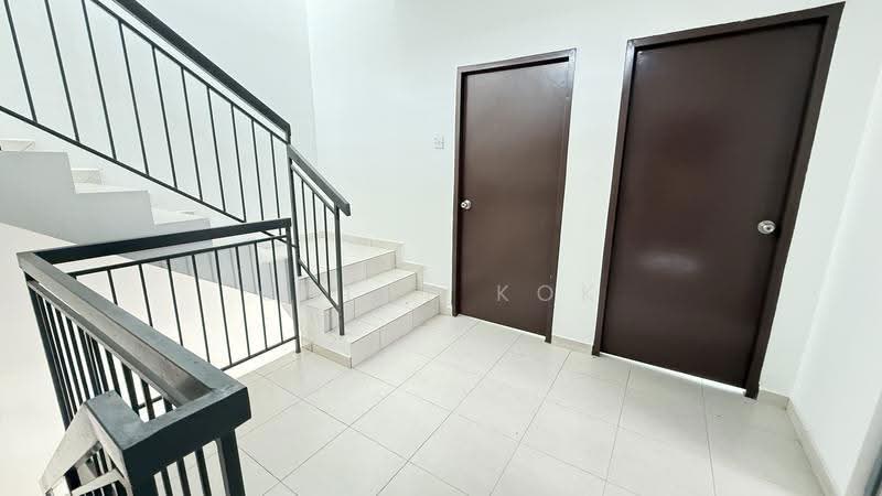 Rumah Teres untuk Dijual di Taman Kundang Jaya (Rawang) - Chloe Kok - Corridor - PropertyGuru.com.my