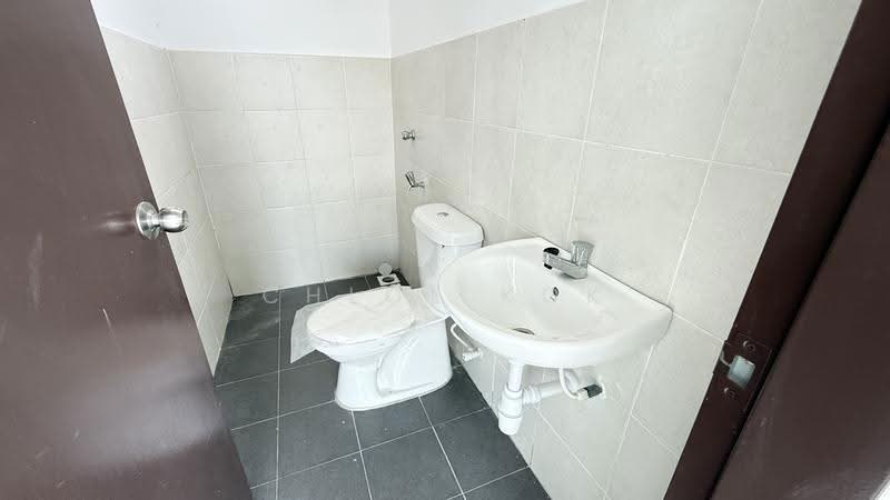 Rumah Teres untuk Dijual di Taman Kundang Jaya (Rawang) - Chloe Kok - Bathroom - PropertyGuru.com.my