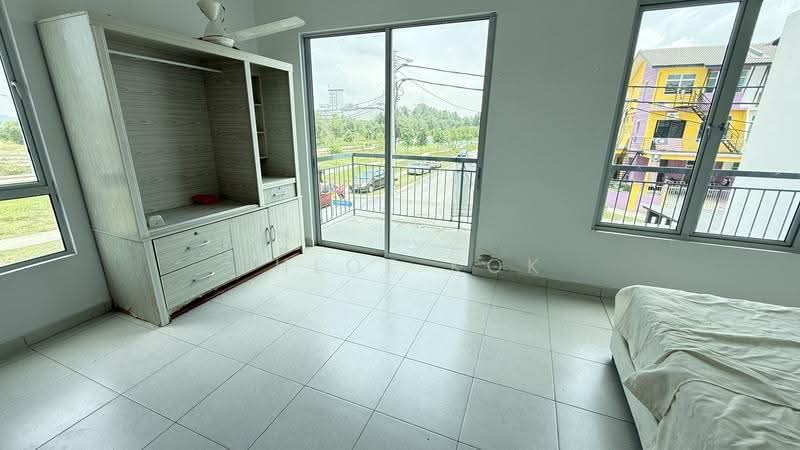 Rumah Teres untuk Dijual di Taman Kundang Jaya (Rawang) - Chloe Kok - Bedroom - PropertyGuru.com.my